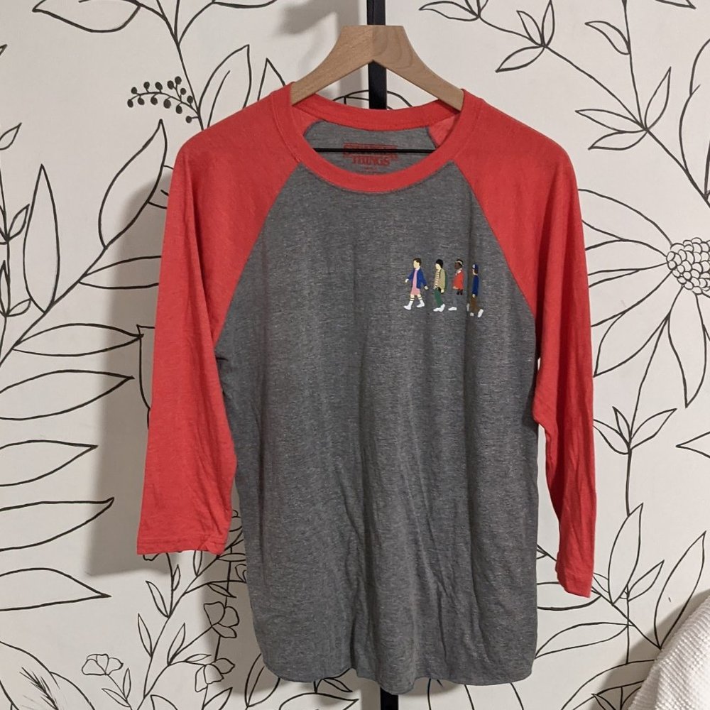 Stranger Things Netflix Baseball Tee M